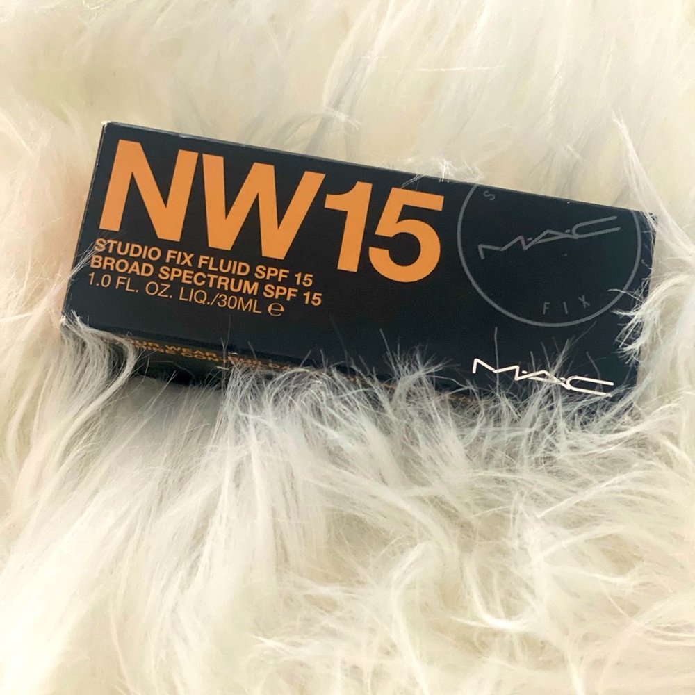 Mac Studio Fix Fluid SPF 15